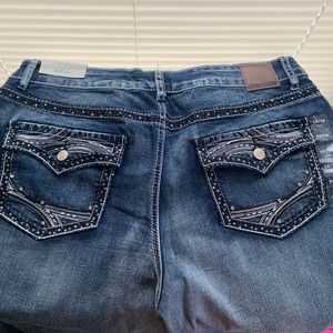 NWT Maurice's long bootcut jeans 15/16